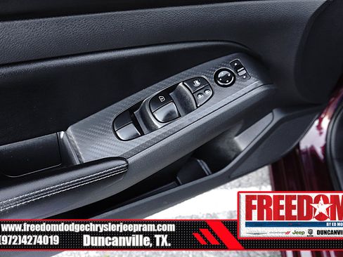 Used 2025 Nissan Altima 2.5 SV FWD image 38