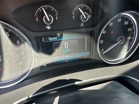 Used 2019 Buick Enclave Essence image 5