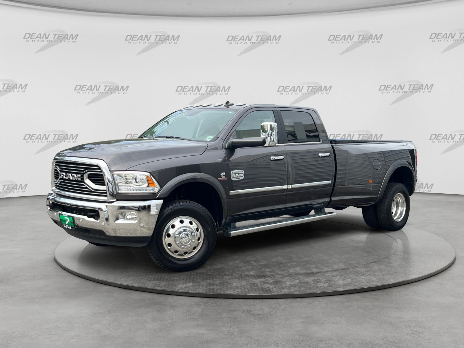 Used 2018 RAM 3500 Laramie Longhorn AWD/4WD image 3