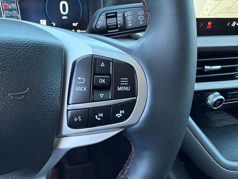 Used 2025 Ford Explorer Active w/ Active Comfort Package AWD/4WD image 20