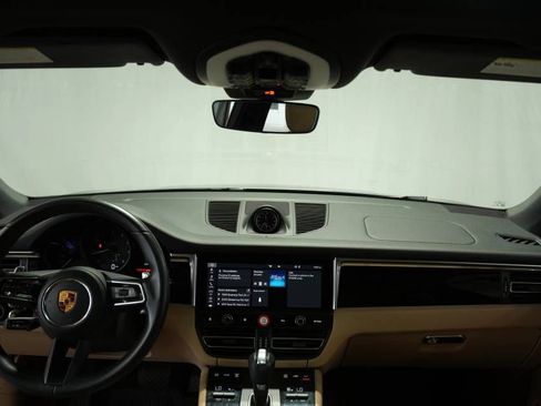 Certified 2022 Porsche Macan AWD/4WD image 16