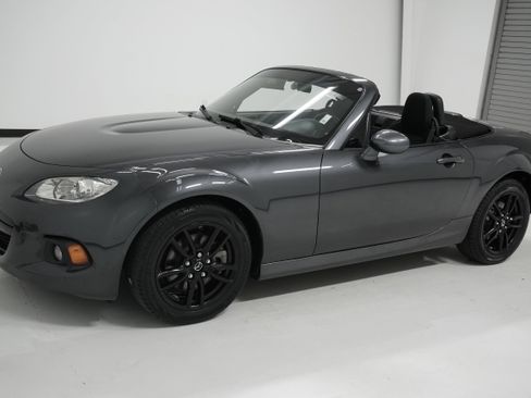 Used 2015 MAZDA MX-5 Miata Sport image 8