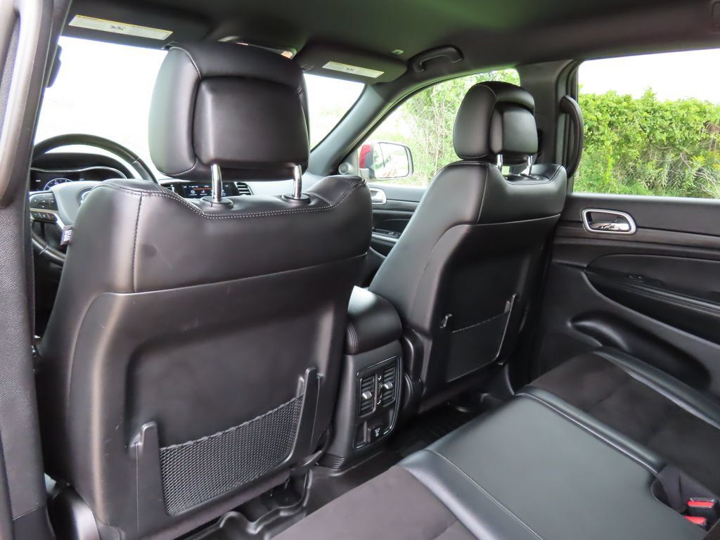 Used 2022 Jeep Grand Cherokee Laredo X AWD/4WD image 29
