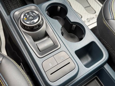 Used 2025 Ford Maverick Lobo image 16