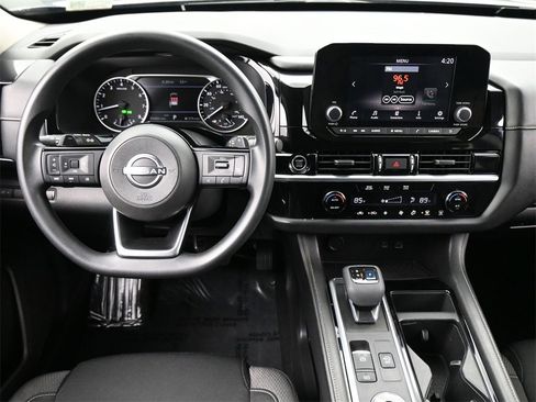 Used 2022 Nissan Pathfinder S image 5