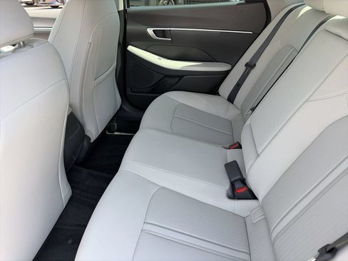 Certified 2024 Hyundai Sonata SEL w/ Convenience Package FWD image 16