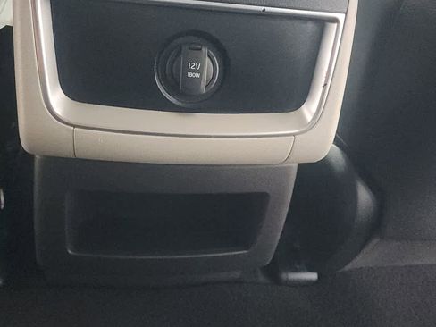 Used 2024 Kia Carnival LX image 25