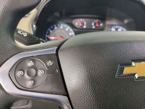 Used 2022 Chevrolet Traverse LS FWD image 31