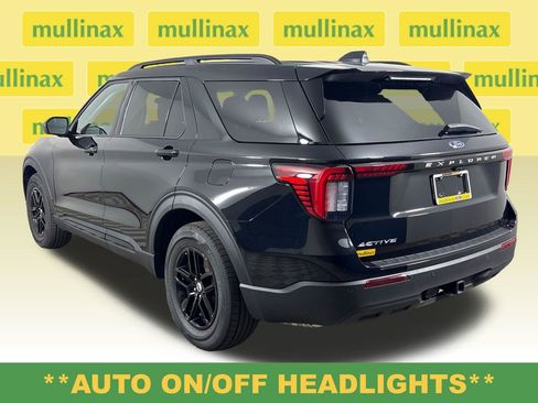New 2026 Ford Explorer Active RWD image 8