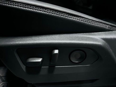 Used 2026 Chevrolet Suburban High Country image 23