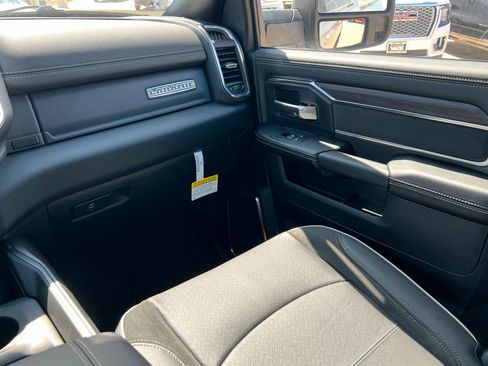 New 2026 RAM 2500 Laramie w/ Sport Appearance Package AWD/4WD image 10