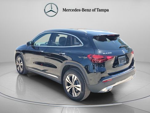 Certified 2025 Mercedes-Benz GLA 250 image 2