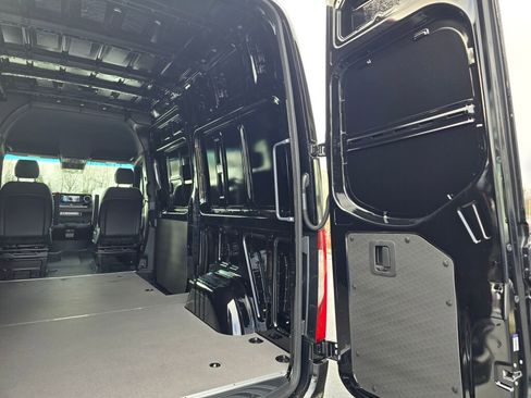 New 2025 Mercedes-Benz Sprinter 2500 image 18