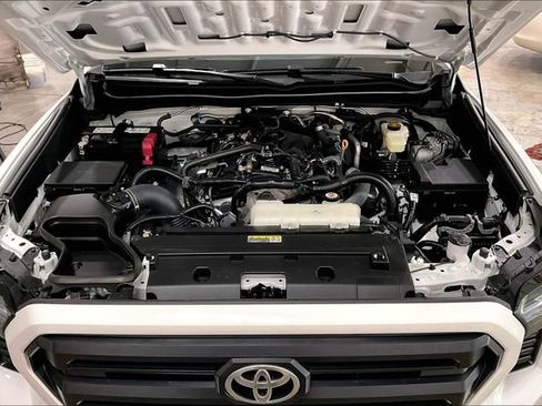 Used 2025 Toyota Tacoma SR w/ SR Upgrade Package AWD/4WD image 10