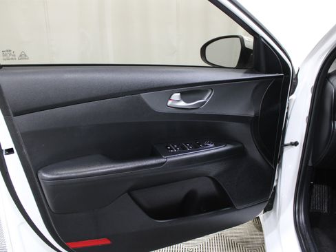 Used 2019 Kia Forte LXS image 6