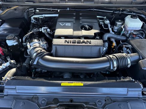 Used 2022 Nissan Frontier SV AWD/4WD image 8