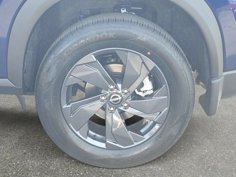 New 2026 Nissan Rogue SV AWD/4WD image 31