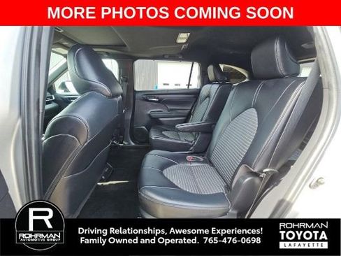 Used 2023 Toyota Highlander XSE image 12