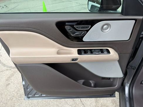 Used 2023 Lincoln Aviator Reserve w/ Equipment Group 201A image 21