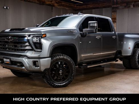 Used 2024 Chevrolet Silverado 3500 High Country image 5