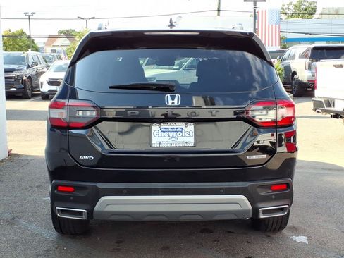 Used 2023 Honda Pilot Touring image 5