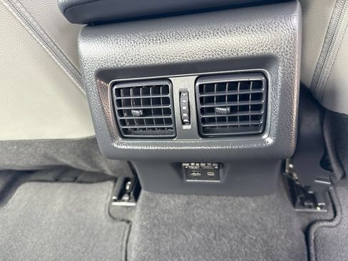 Used 2025 Toyota Camry SE w/ Convenience Package FWD image 15
