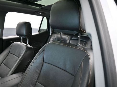 Used 2021 GMC Terrain SLT w/ Elevation Edition image 17