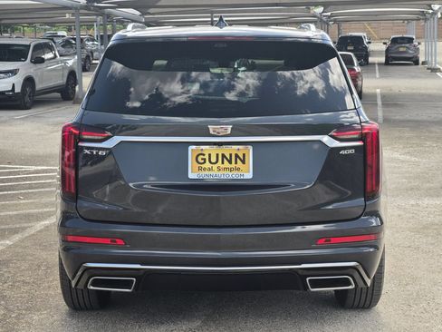 Used 2022 Cadillac XT6 Premium Luxury w/ Technology Package FWD image 4