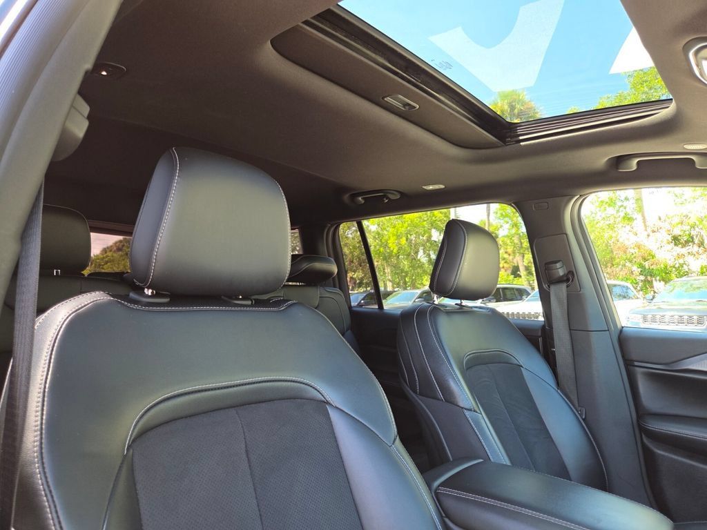Used 2024 Jeep Grand Cherokee L Altitude AWD/4WD image 16