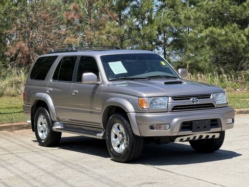 Used 2002 Toyota 4Runner SR5 w/ Sport Edition RWD image 3