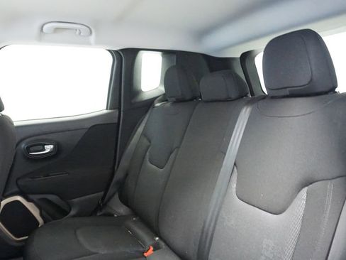 Used 2017 Jeep Renegade Latitude w/ Cold Weather Group image 23