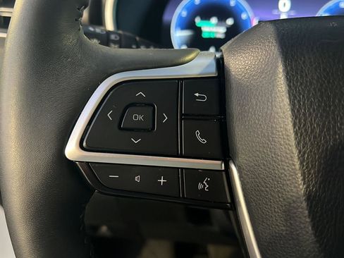 Used 2024 Toyota Highlander Limited image 22