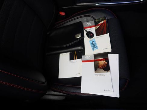 Used 2017 Toyota Camry SE image 26