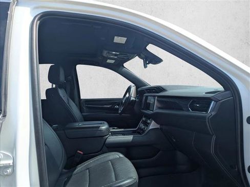 Used 2024 GMC Yukon Denali RWD image 15