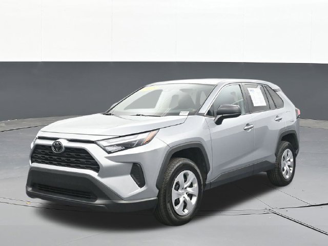 Used 2025 Toyota RAV4 LE AWD/4WD image 3