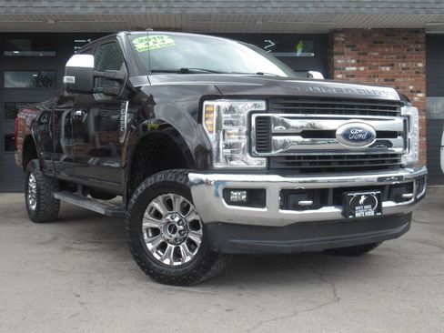 Used 2019 Ford F250 XLT w/ XLT Premium Package AWD/4WD image 1