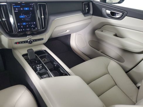 Used 2023 Volvo XC60 B5 Core w/ Climate Package image 19