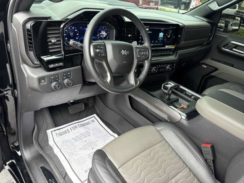 Used 2024 Chevrolet Silverado 1500 ZR2 w/ Technology Package AWD/4WD image 10