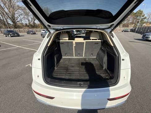 Used 2024 Audi Q5 2.0T Premium Plus w/ Premium Plus Package image 9