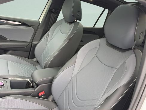 New 2026 Volkswagen Tiguan SE R-Line FWD image 35