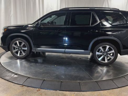 Certified 2023 Honda Pilot Touring image 7