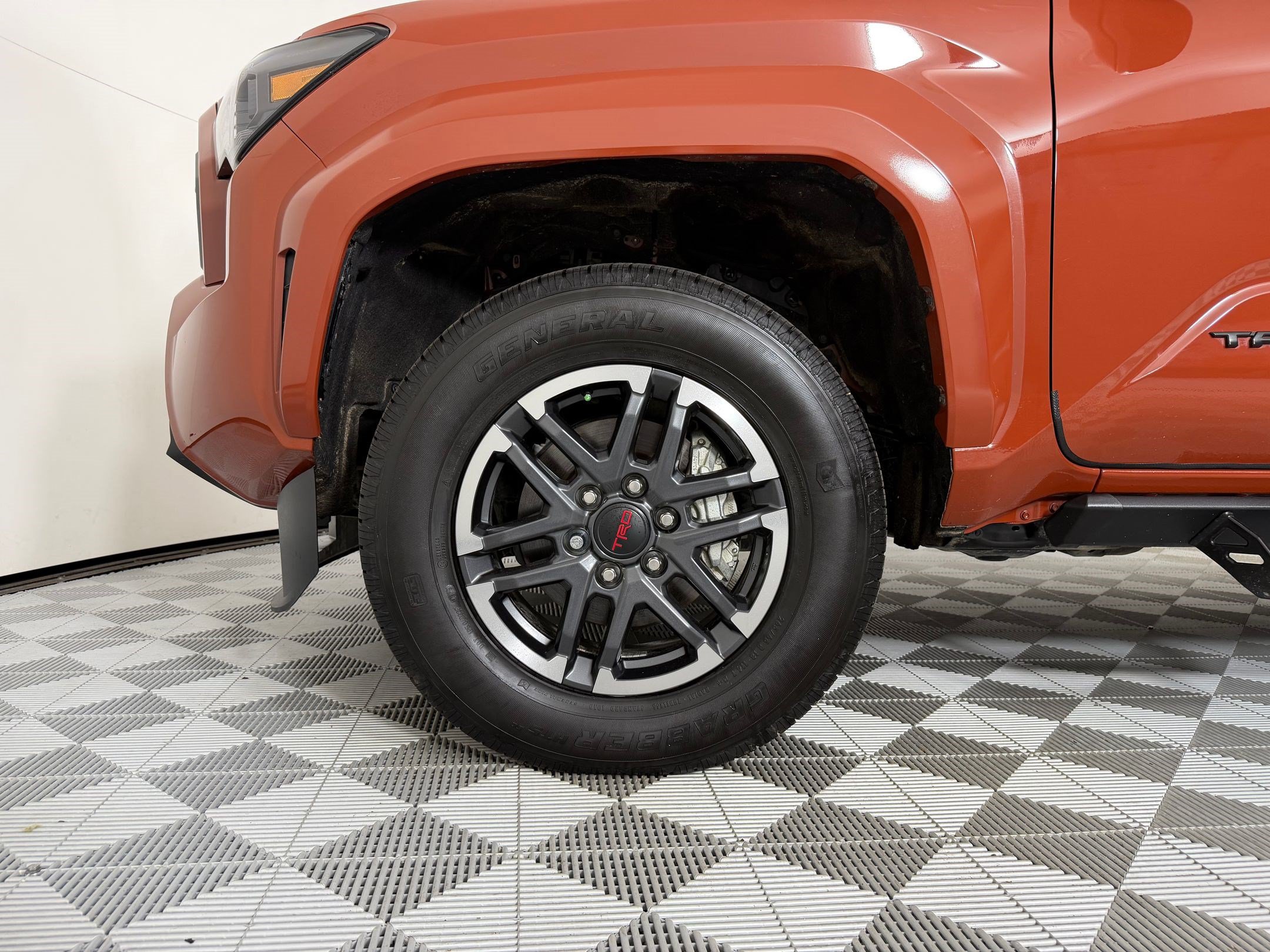 Used 2025 Toyota Tacoma TRD Sport RWD image 12
