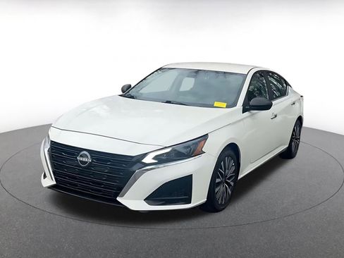 Used 2025 Nissan Altima 2.5 SV image 7