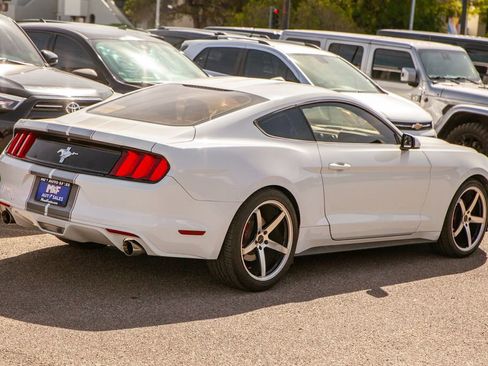 Used 2016 Ford Mustang Coupe RWD image 5