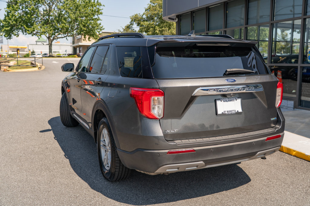 Used 2020 Ford Explorer XLT w/ Equipment Group 202A AWD/4WD image 4
