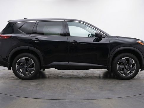 Used 2025 Nissan Rogue SV AWD/4WD image 11