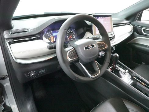 Used 2025 Jeep Compass Limited AWD/4WD image 22