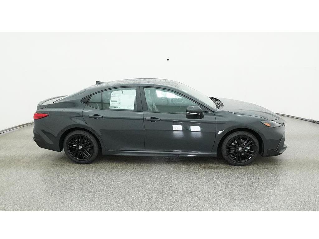 Used 2025 Toyota Camry SE FWD image 13