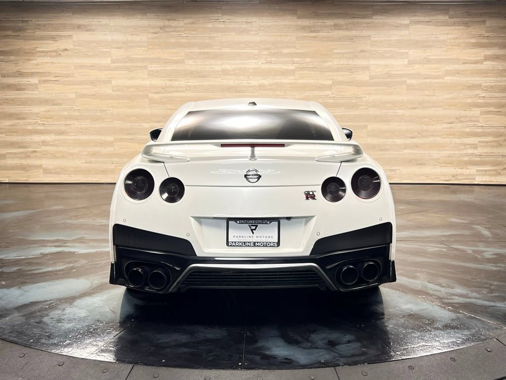 Used 2020 Nissan GT-R Premium AWD/4WD image 12