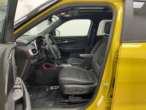 Certified 2023 Chevrolet TrailBlazer RS w/ Sun and Liftgate Package AWD/4WD image 9